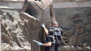 Atatürk heykeline saldıran dayı-yeğene istenen ceza belli oldu