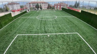 Ayazma Mahallesine futbol sahası kazandırıldı