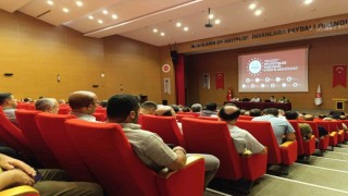 Aydında Bir Yetime Aile Olmak temalı panel düzenlendi
