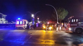 Ayvalıkta iki araç çarpıştı: 2 yaralı