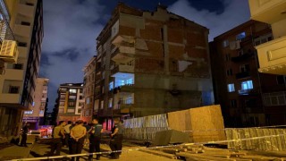 Bahçelievlerde 6 katlı bir binadan düşen tuğla parçaları nedeniyle bina tedbir amacıyla boşaltıldı
