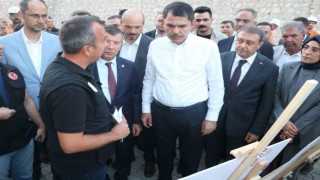 Bakan Kurum, Şanlıurfada deprem konutlarını inceledi