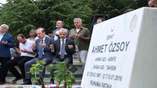 Bakan Uraloğlu, 15 Temmuz şehidi Ahmet Özsoyu kabri başında andı