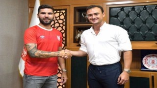 Balıkesirspor, Cenk Özbeyi kadrosuna kattı