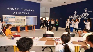 Başkan Büyükkılıç, bilim meraklısı çocuklarla buluştu