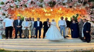 Başkan Çavuşoğlu, Göçenoğlu ailesini mutlu günlerinde yalnız bırakmadı