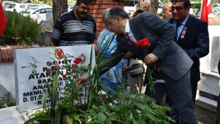 Başkan Çenet, Şehit Kabirlerini Ziyaret Etti