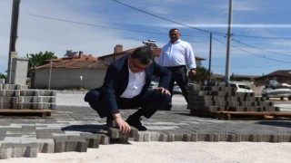 Başkan Şehirli parke taşı döşeme çalışmalarını yerinde inceledi