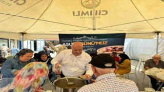 Başkan Yıldız elleriyle ikram etti