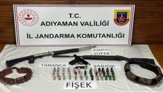 Baskında silah ve mermiler ele geçirildi