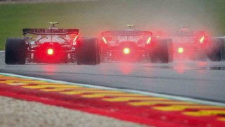 Belçikada en hızlı tur Max Verstappenden, pole pozisyonu Charles Leclercin