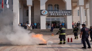 Belediye personeline verilen yangın tatbikatı gerçeği aratmadı