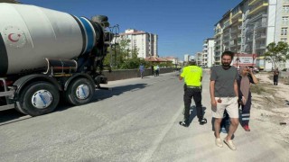 Beton mikserinin çarptığı bisiklet sürücüsü hayatını kaybetti