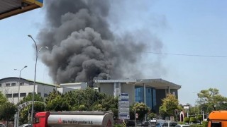 Beylikdüzünde korkutan fabrikaya yangını