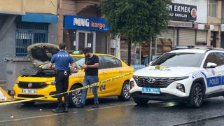 Beyoğlunda bir şahıs caddede rastgele ateş açtı, kurşunlar bir ticari taksiye isabet etti