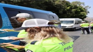 Bilecikte trafik denetimlerinde 52 sürücüye 89 bin 669 TL para cezası uygulandı