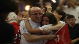 Binlerce Bursalı milli maçı beraber izledi