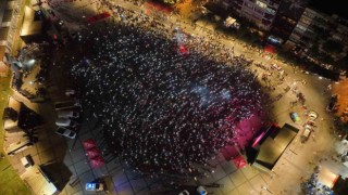 Binlerce Kocaelili milli takım için tek yürek oldu.