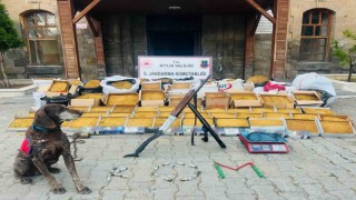 Bitliste 1 ton 100 kilo kaçak tütün ele geçirildi