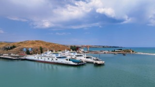 Bitlisteki ikiz feribotlar Van Gölünde yük taşımacılığında büyük rol oynuyor