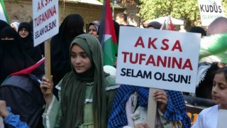 Bursada yüzlerce kişi Filistin için yürüdü