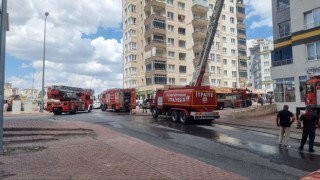 Çatı katında çıkan yangın korkuttu
