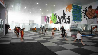 Çayırovalı çocukların yaz spor eğitimleri sürüyor
