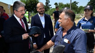 "Ceza Yok, Kask Var" Kampanyasıyla 100 Kask Dağıtıldı