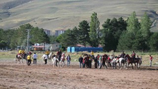 Cirit müsabakasında atlar çarpıştı yürekler ağızlara geldi