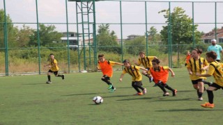 Çocuklar tatillerini sporla değerlendiriyor