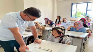 Çocuklar yaz tatilini gençlik merkezlerinde dolu dolu geçiriyor