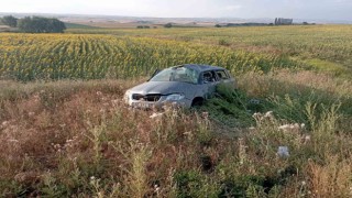 Çorumda takla atan otomobil tarlaya uçtu: 2 ölü, 2 yaralı