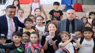Denizlide 6 okuldaki özel öğrencilere spor malzemesi dağıtıldı