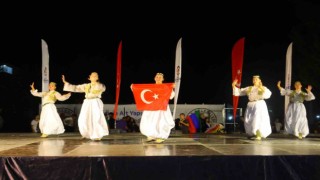 Denizlide halk dansları şöleni yaşanıyor