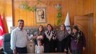Depremde Hasar Gören Caminin Minaresi İçin Kermes Düzenlendi