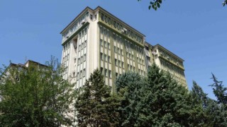 Depremde hasar gören öğretmen evi tahliye edildi
