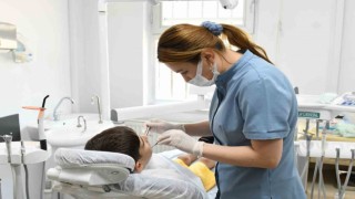 Depremde yıkılan diş hekimliği fakültesi prefabrik yapıda hizmet vermeye başladı