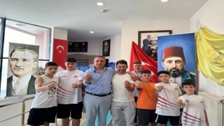 Dereceye giren güreşçilerden Osmanlı Ocakları Genel Başkanı Canpolata ziyaret