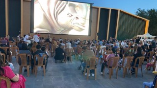 Dev ekranda çocuklara sinema keyfi
