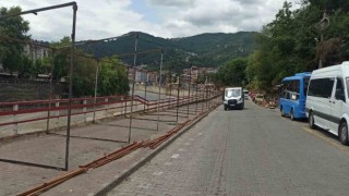Devrekte alışveriş stantları kurulmaya başlandı