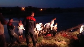 Dicle Nehrinde mahsur kalan 11 kişilik aile kurtarıldı