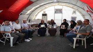 Diyarbakırda evlat nöbetindeki aileler 5 yıldır çocuklarının yolunu gözlüyor