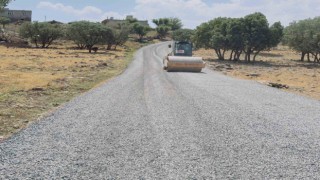 Diyarbakırda kırsal mahallelerde yol yapım çalışmaları devam ediyor