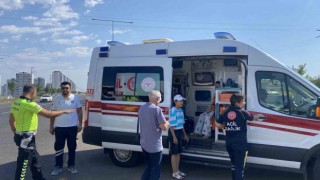 Diyarbakırda kızını sınava götüren aile kaza yaptı: 3 yaralı