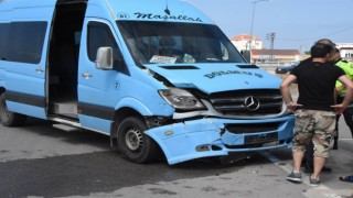 Dolmuş ile otomobil çarpıştı: 1 yaralı