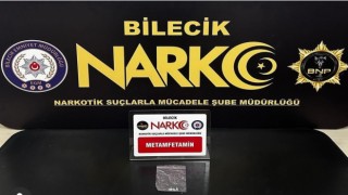Durdurulan şüphelinin üzerinde uyuşturucu madde ele geçirildi
