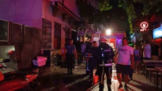 Eğlence mekanında çıkan yangın büyümeden söndürüldü