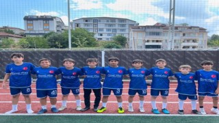 Elazığsporlu futbolcular yürekleri ısıttı