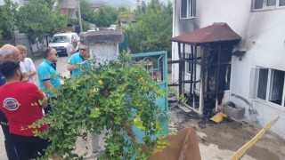 Elektrik panosundan çıkan yangın eve sıçramadan söndürüldü