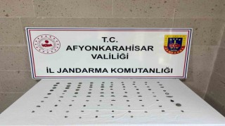 Elindeki sikkeleri satmak isteyen şahsı jandarma yakaladı